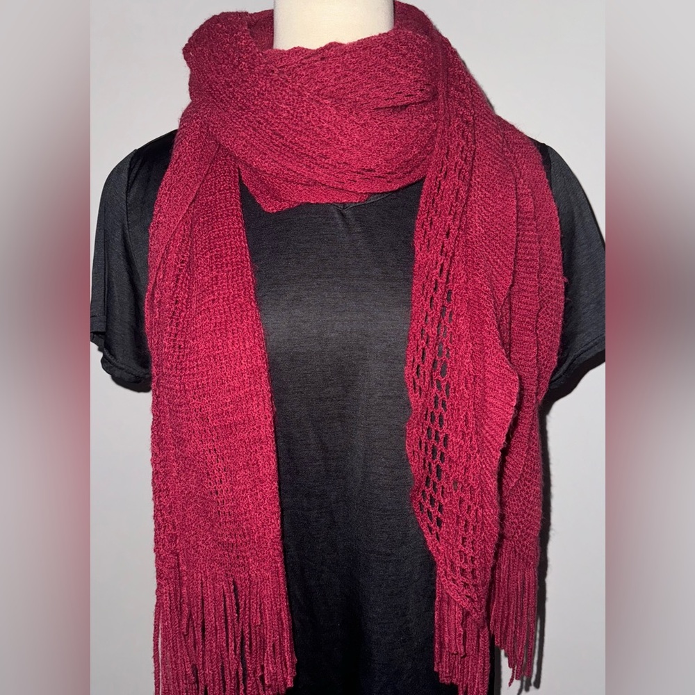 Charlotte Russe Ladies Scarf NWOT soft, knitted deep pink color